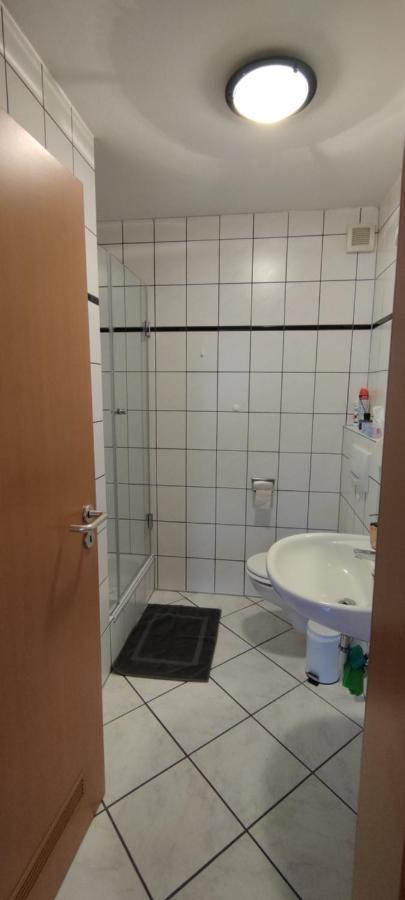 Moderne Ferienwohnung Lindlar, Dorf- Und Waldnah, Gratis W-Lan, Nr Buitenkant foto